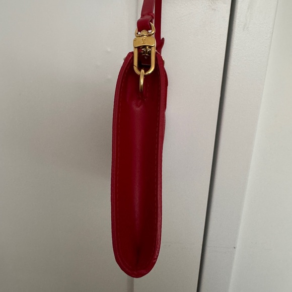 Louis Vuitton Epi Leather Pouchette - Picture 4 of 6
